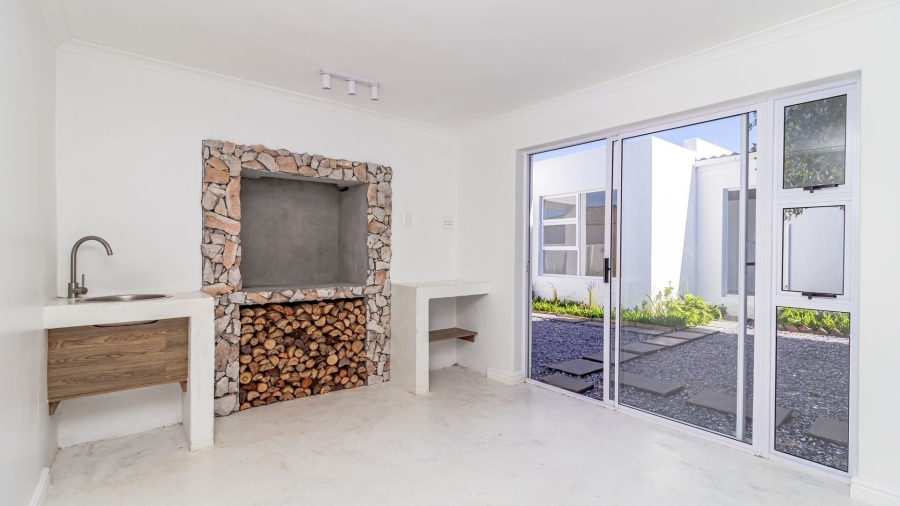 4 Bedroom Property for Sale in Kleinmond Western Cape